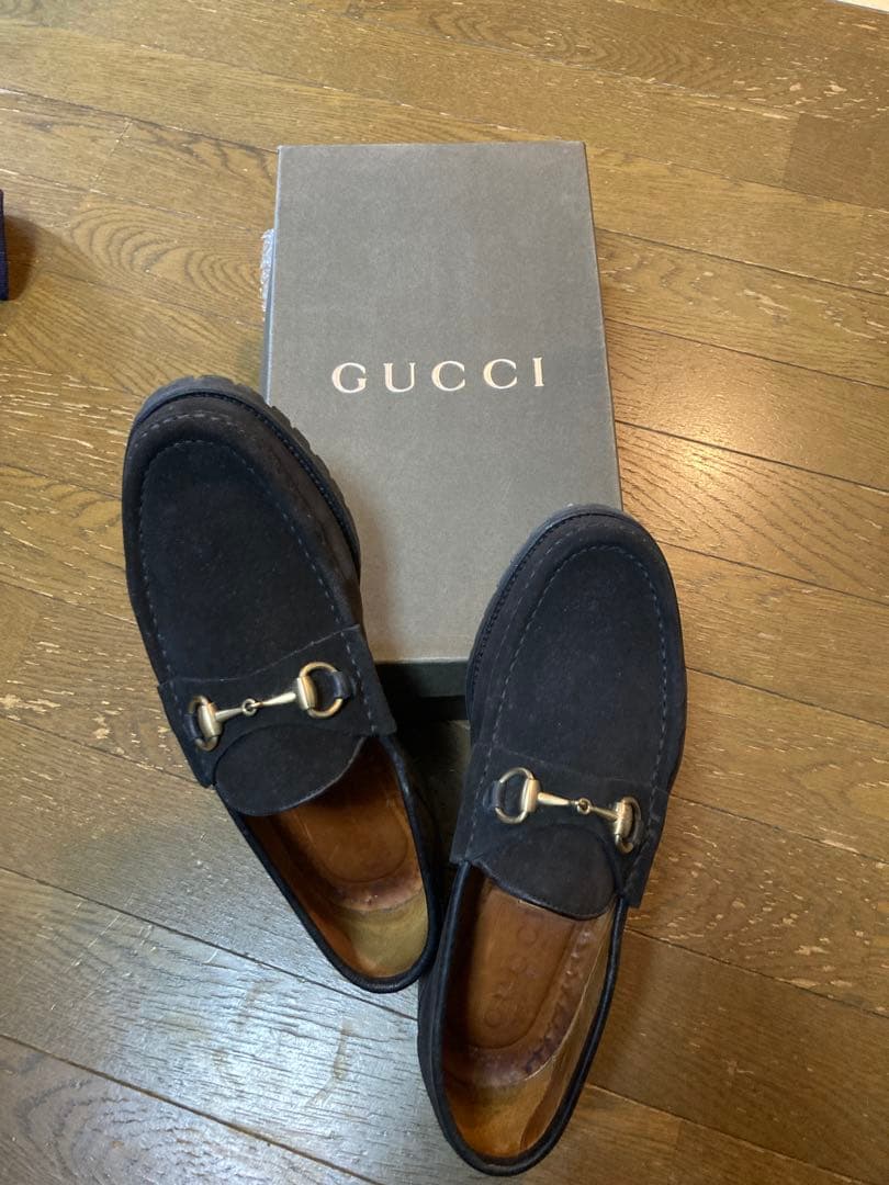 GUCCI ブラック スエード ローファー