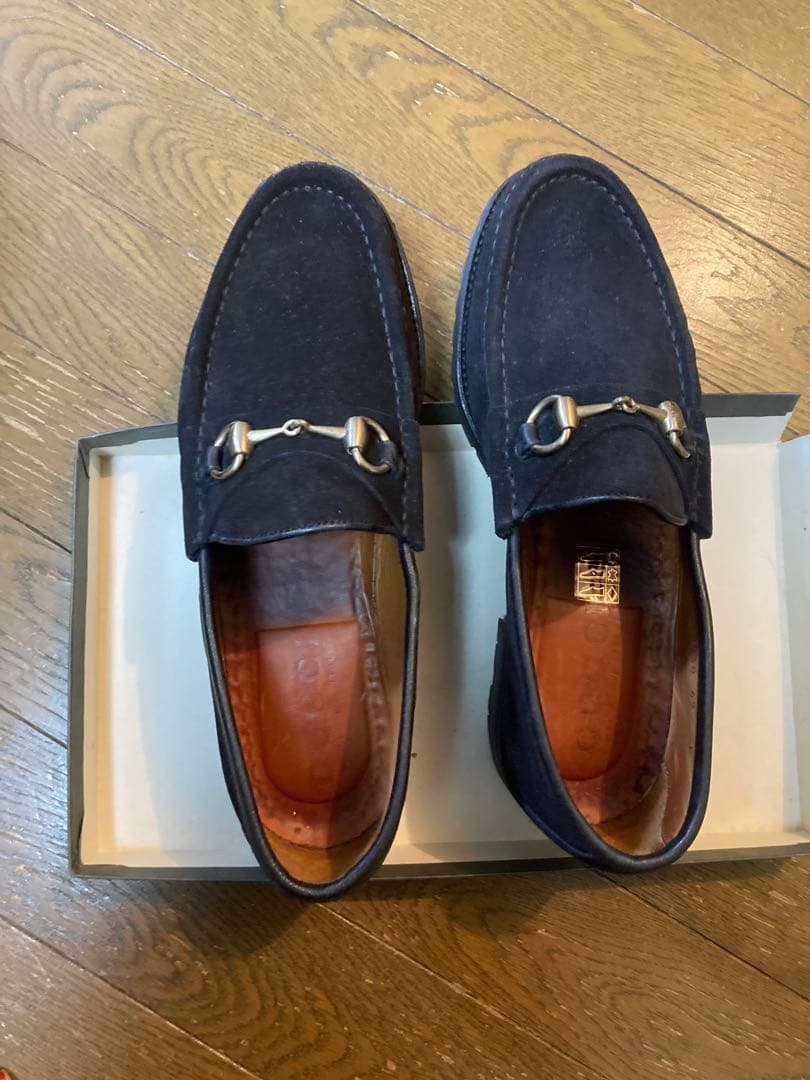 GUCCI ブラック スエード ローファー