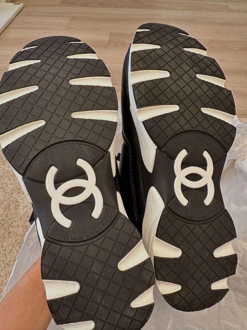 新宿伊勢丹購入！新品未使用　シャネルスニーカー　G45333 ブラック37