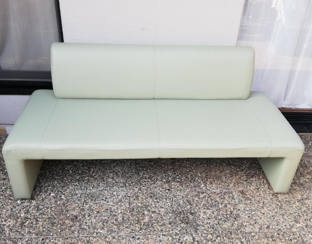 9/12-23発送不可 NeoDesign レザーソファ