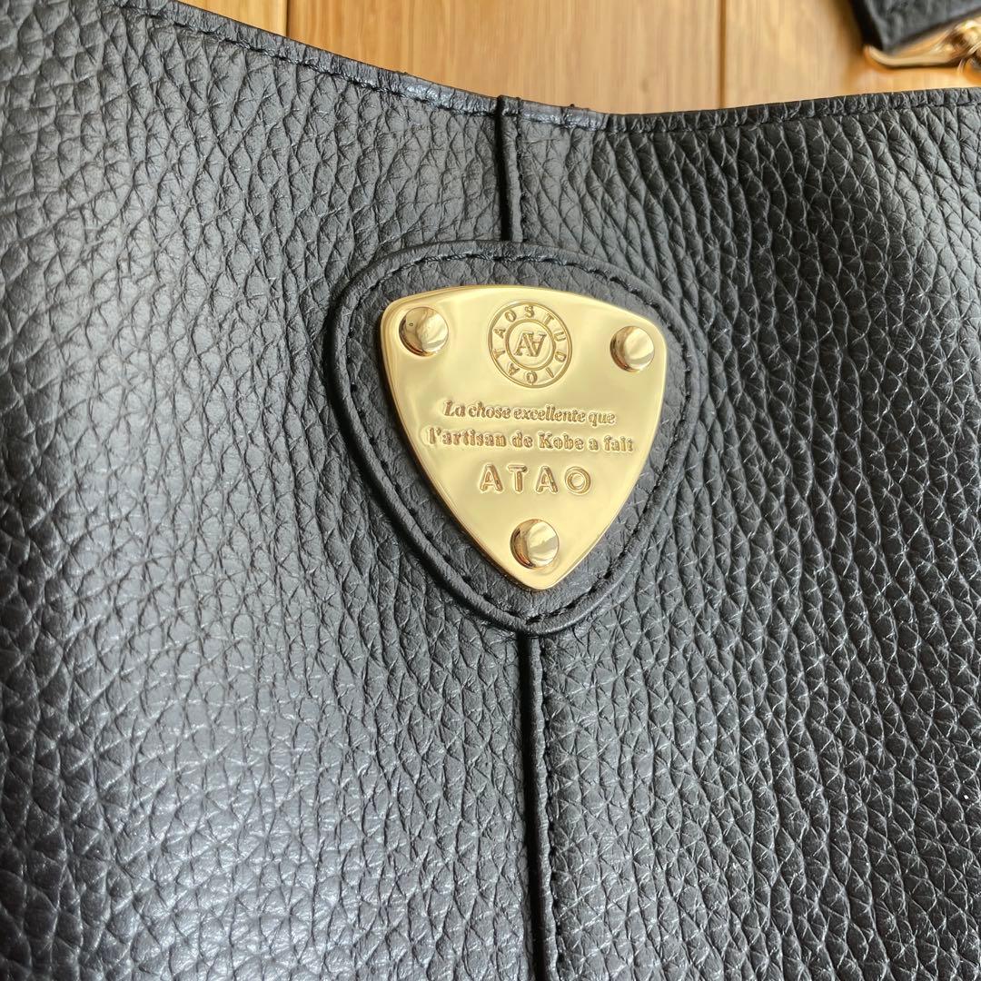 ATAO ブラックレザー ショルダーバッグ　chivy