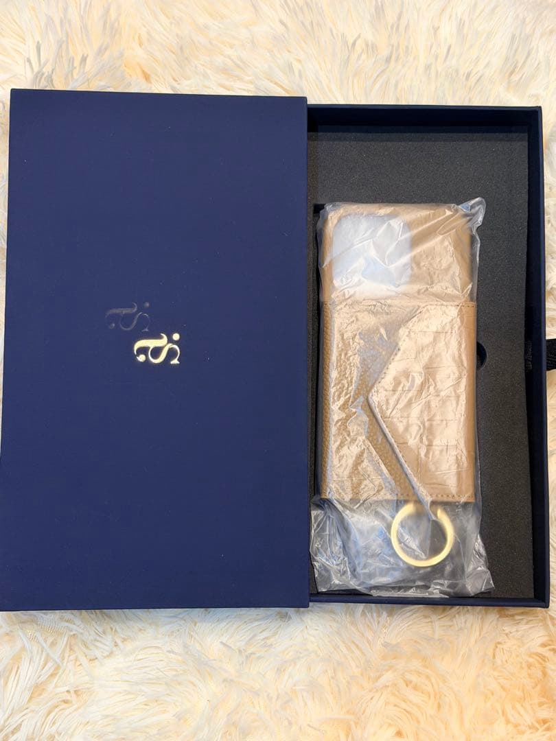 【新品未使用】本革 iPhone16pro ケース/しいちゃんさん/鈴木亜美さん