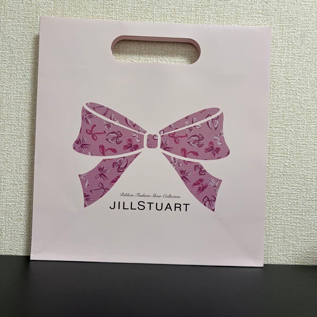 ❣️限定品❣️ジルスチュアート　リボンファッションショー　クリスマスコフレ 2025