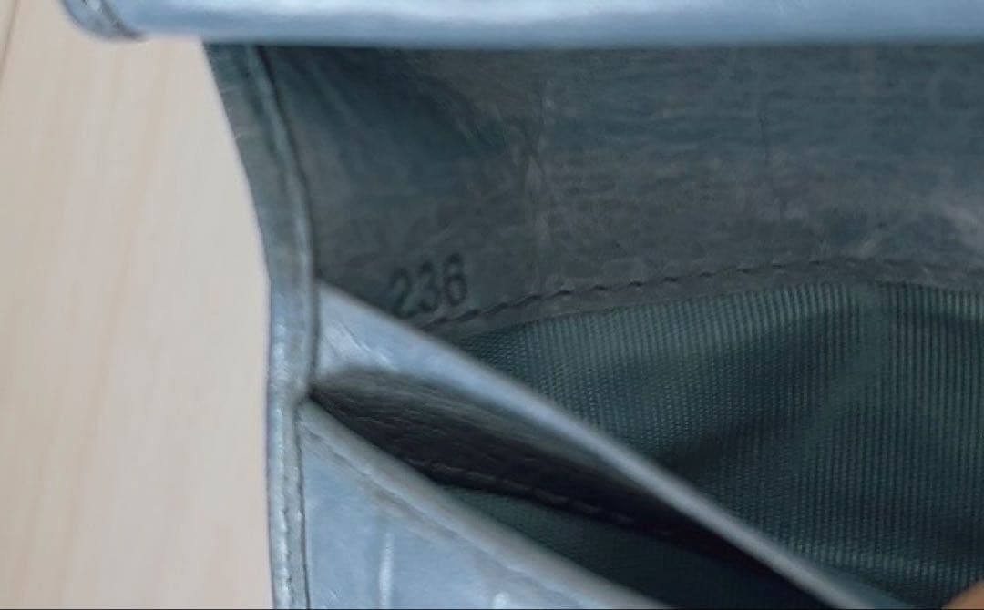 正規品 MIU MIU ミュウミュウ 三つ折り財布 マテラッセ スカイブルー