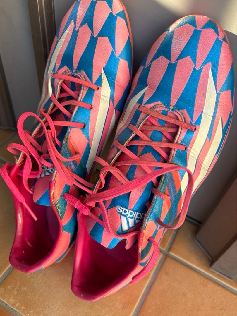 adidas サッカーシューズ・スパイク F30