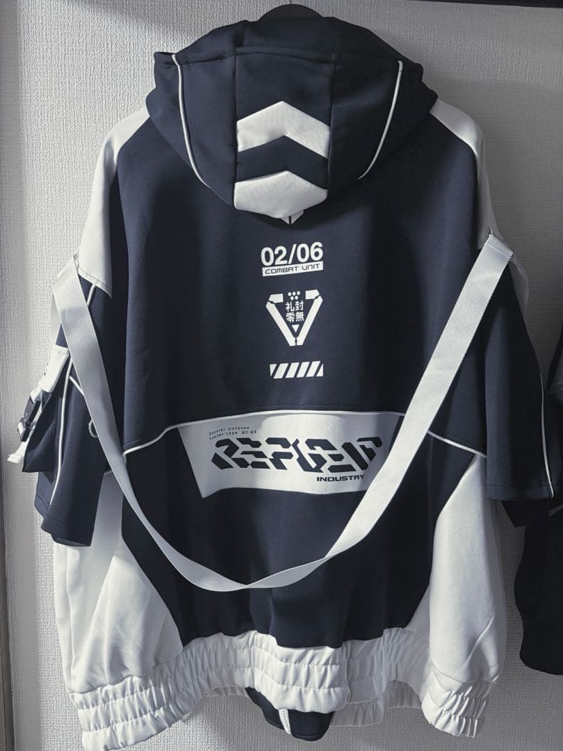 『REFLEM/レフレム』サイバー切替ハイネックジャージパーカー