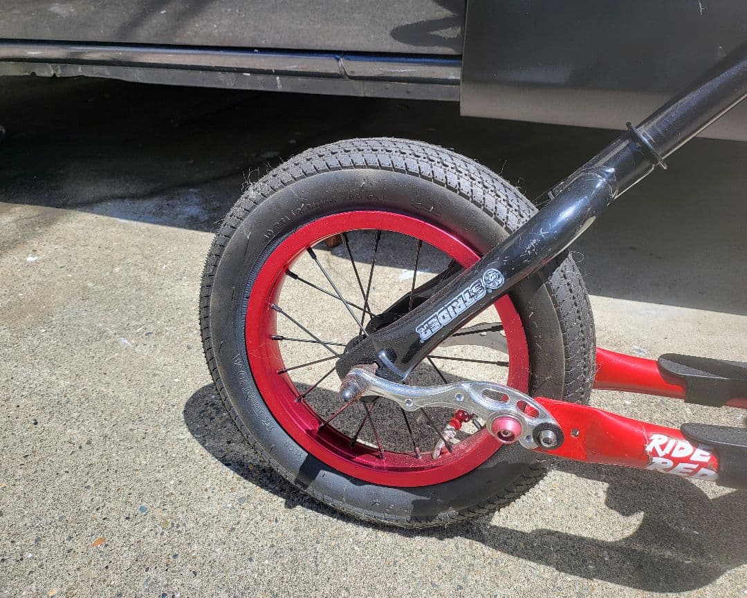 HONDA　赤　カスタム　ストライダー