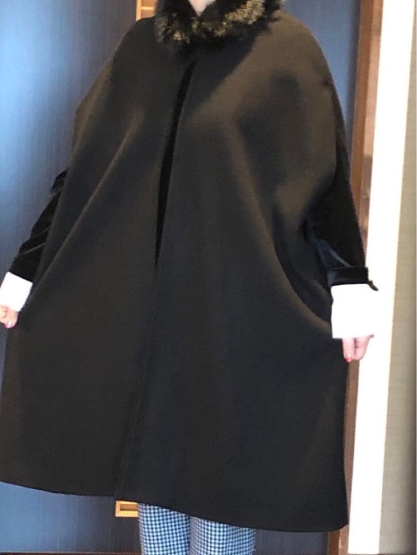 美品❣️フェイクファーケープコート