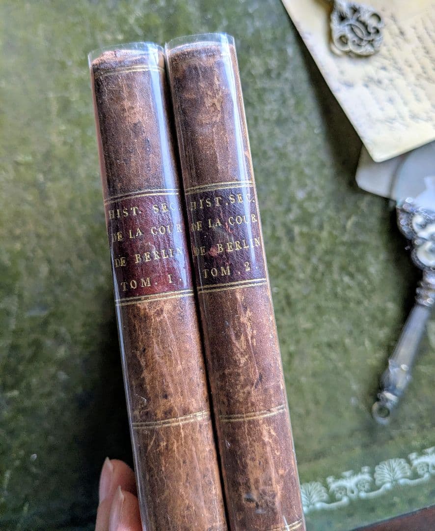 1789年　思わず手袋で触りたくなる♪ベルリン宮廷秘史アンティーク本２冊古書洋書