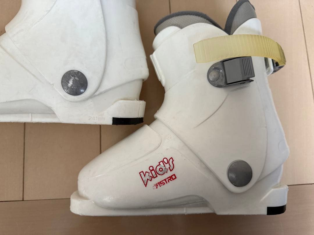 《札幌市内手渡し可能》スキー 3点セット ブーツ 板 ストック kazama