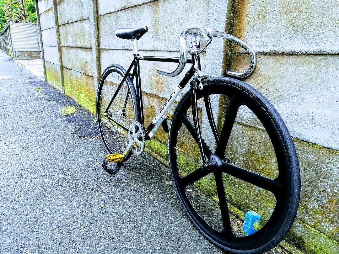 シングルスピード自転車 ブラック⚠️ フレーム、クランクくの販売です。