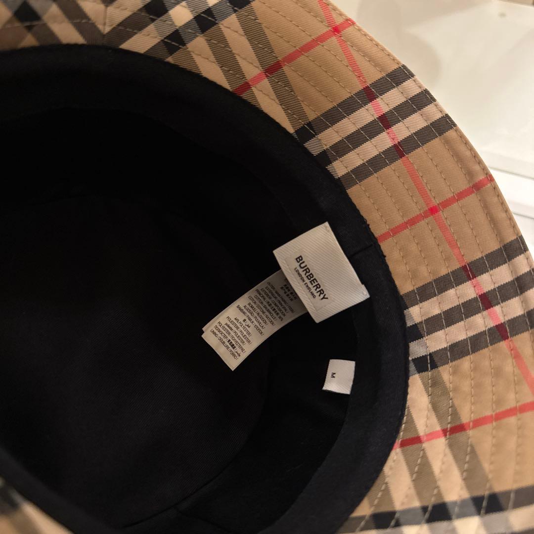 か ミチちゃん 着用 BURBERRY バケットハット