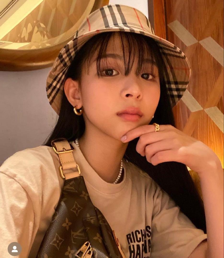 か ミチちゃん 着用 BURBERRY バケットハット