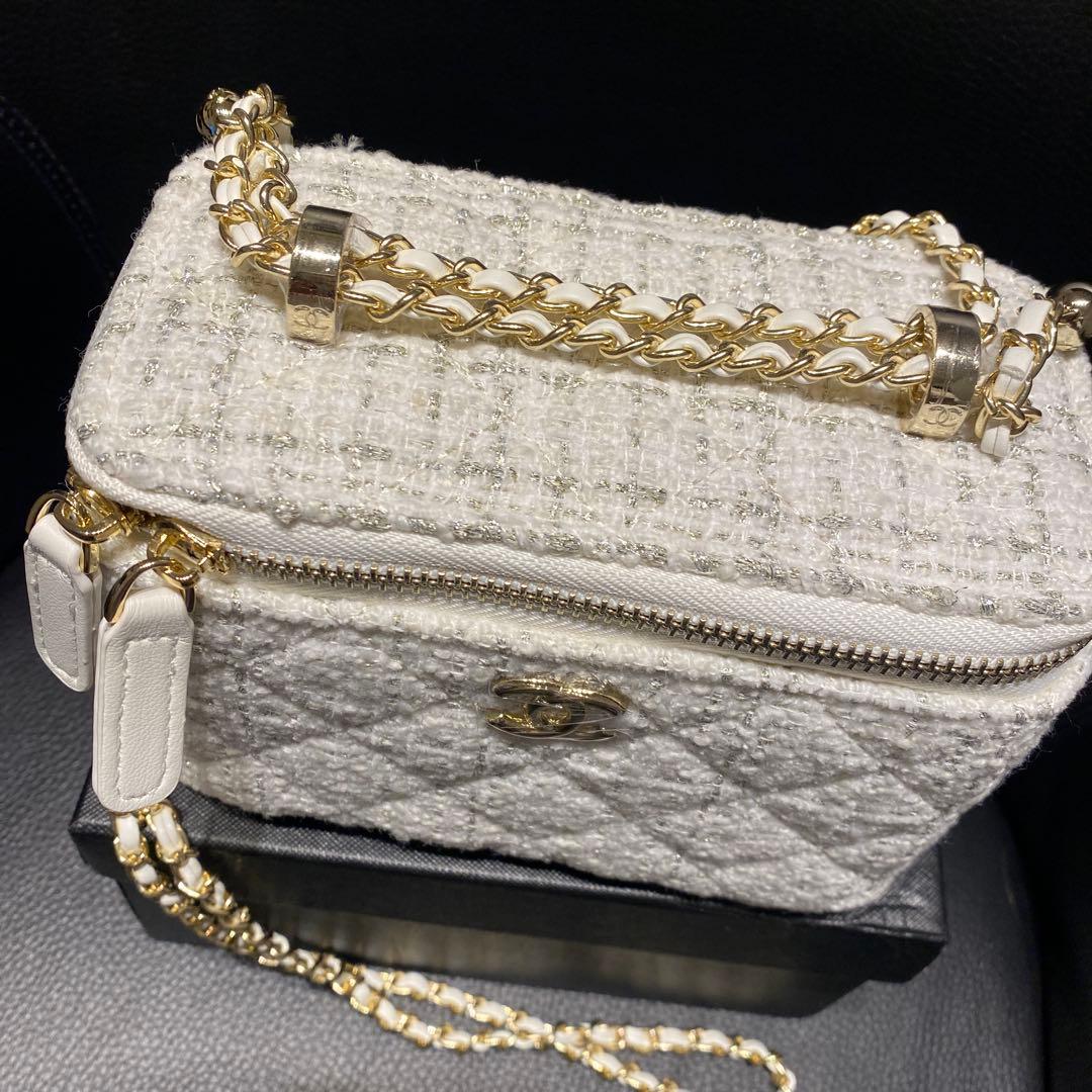 CHANEL バニティショルダー白 ノベルティ