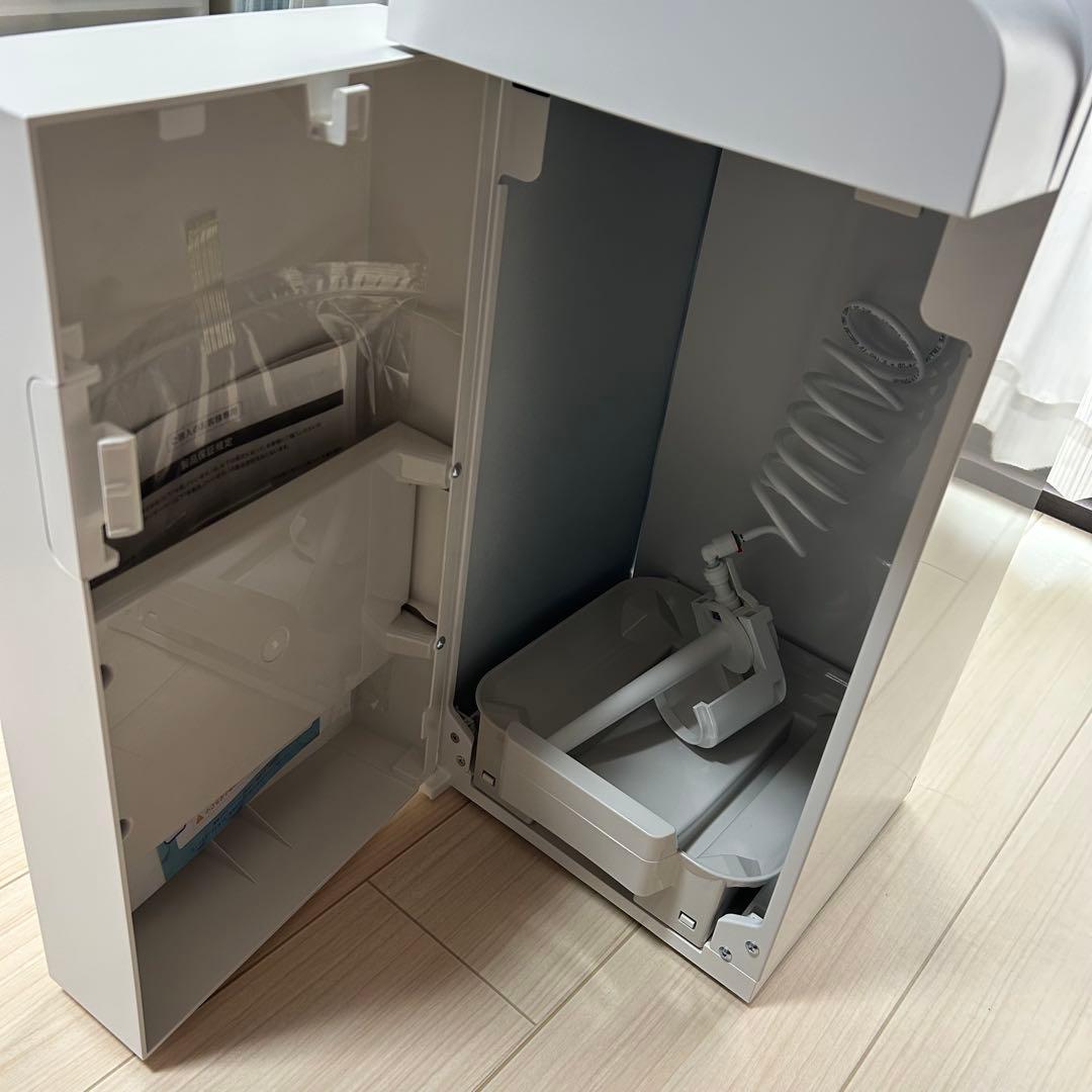 【あおあっちゃん】ウォーターサーバーfamfitホワイト