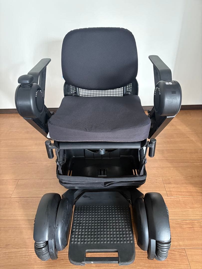 じゃすてぃすふらっと。WHILL.電動車椅子