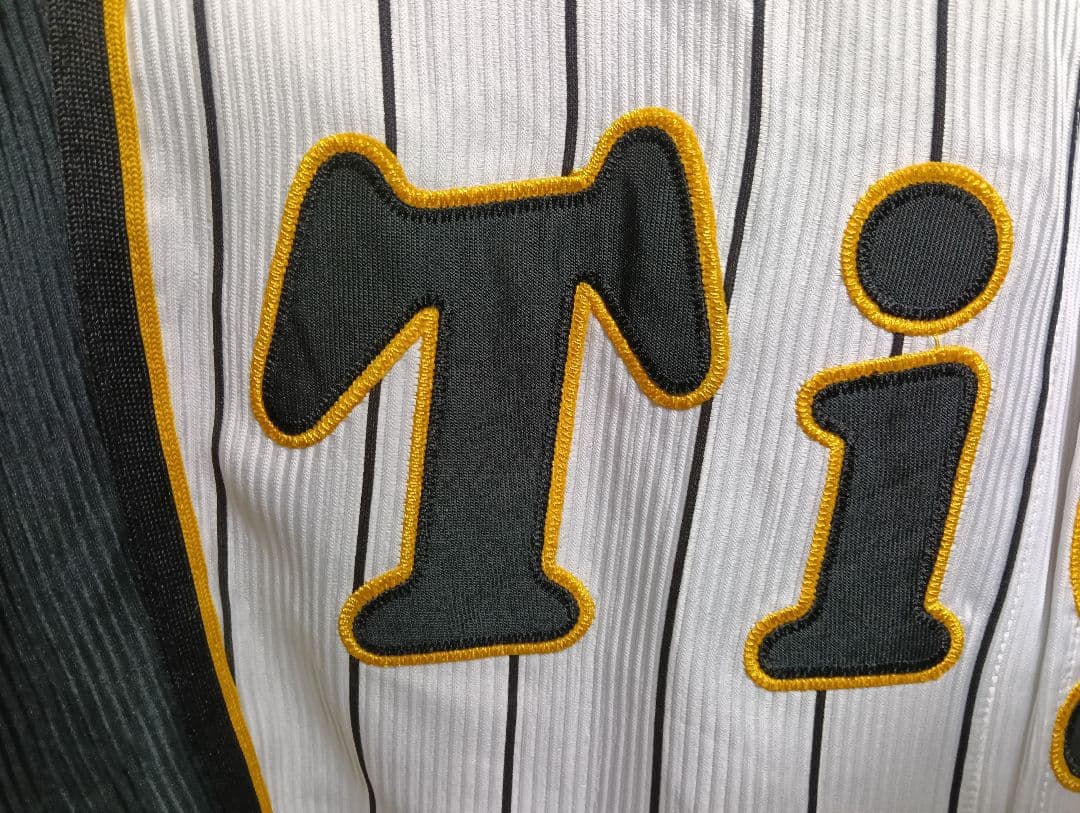 激レア！一球製 阪神タイガース 藤川球児 ユニフォーム ハローキティワッペン付き