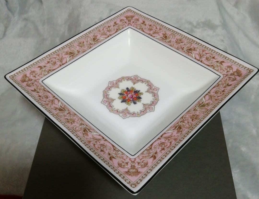 ウェッジウッド フロレンティーン ピンク スクエアプレート