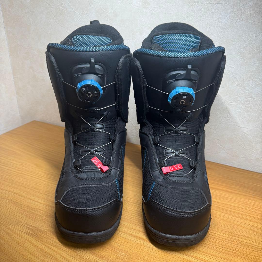 【新品】スノーボードブーツ　IGNIO　BOAブーツ　ダイヤル式　25cm