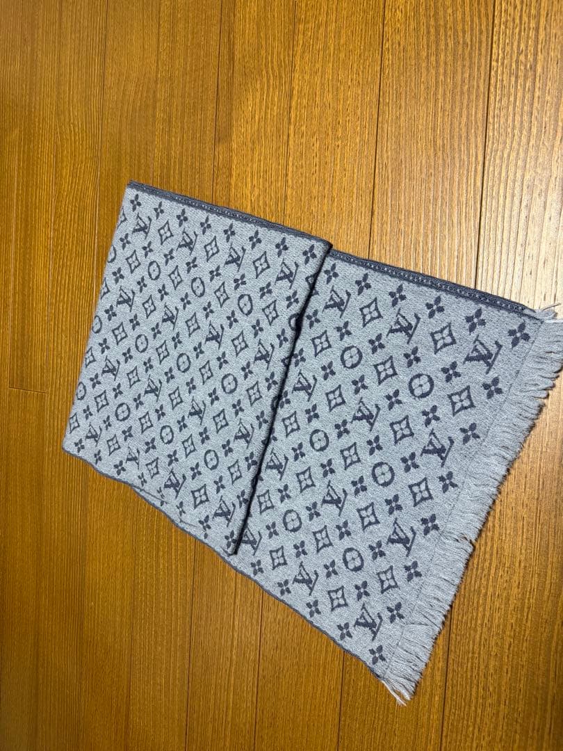 Louis Vuitton グレー マフラー モノグラムクラシック