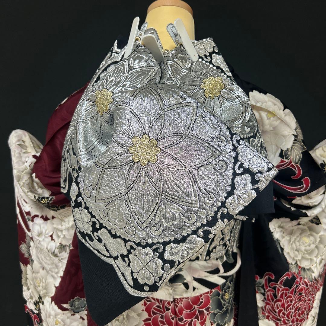 エンジと黒の染め分け牡丹と菊の振袖フルセット