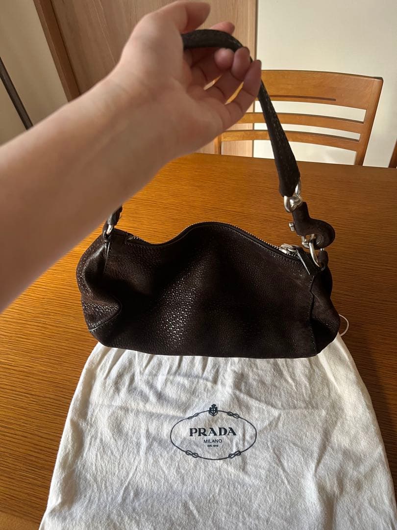 PRADA ダークブラウン レザー ショルダーバッグ