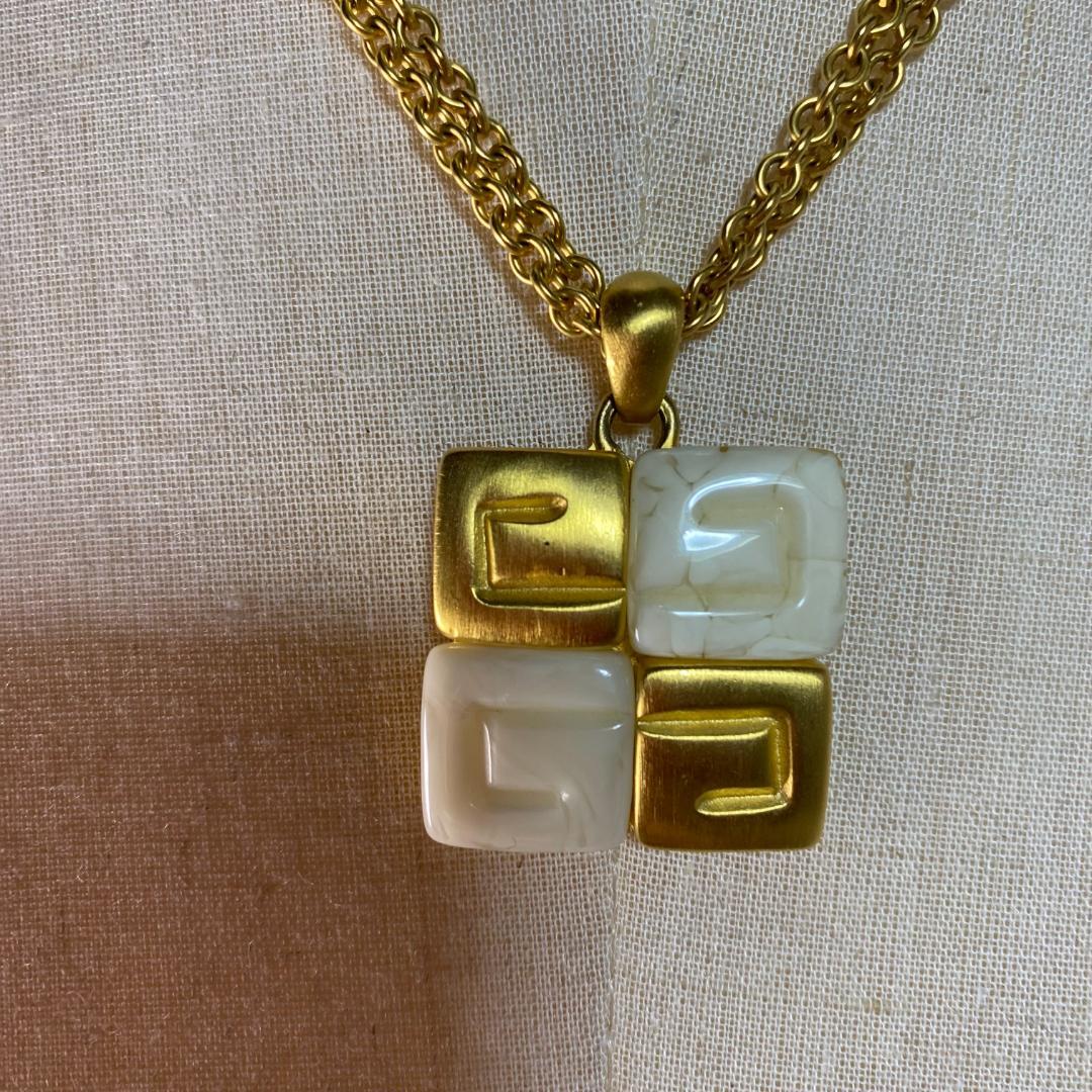 【GIVENCHY】美品 ゴールド ホワイト スクエアペンダント ネックレス