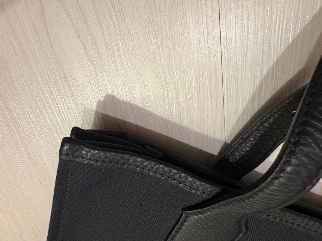 1/25迄セール【スピード発送】【未使用新品】フェラガモ　トートバッグ ブラック