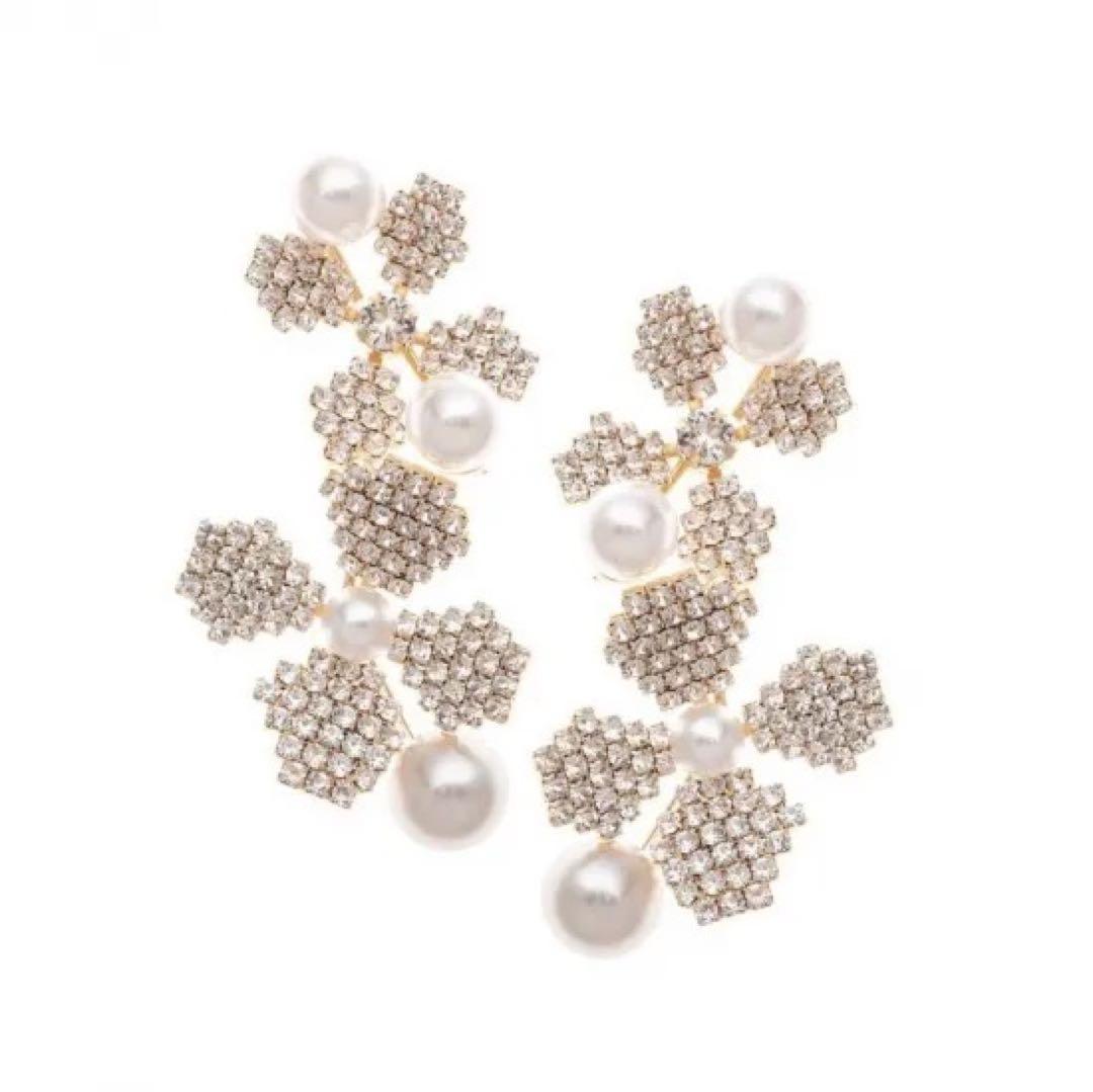 Elizabeth Bower June Bud Pearl ゴールドピアス