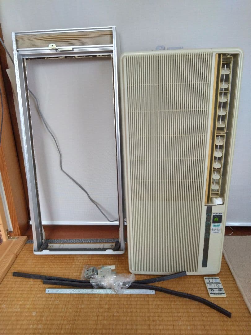 コロナ窓用エアコン【完動品】リモコン、専用枠付