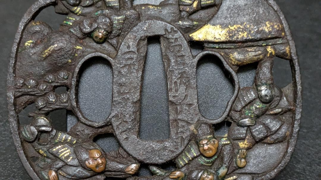 k*a様 銘：江州彦根住藻柄子宗典製 武者合戦図 鉄鍔