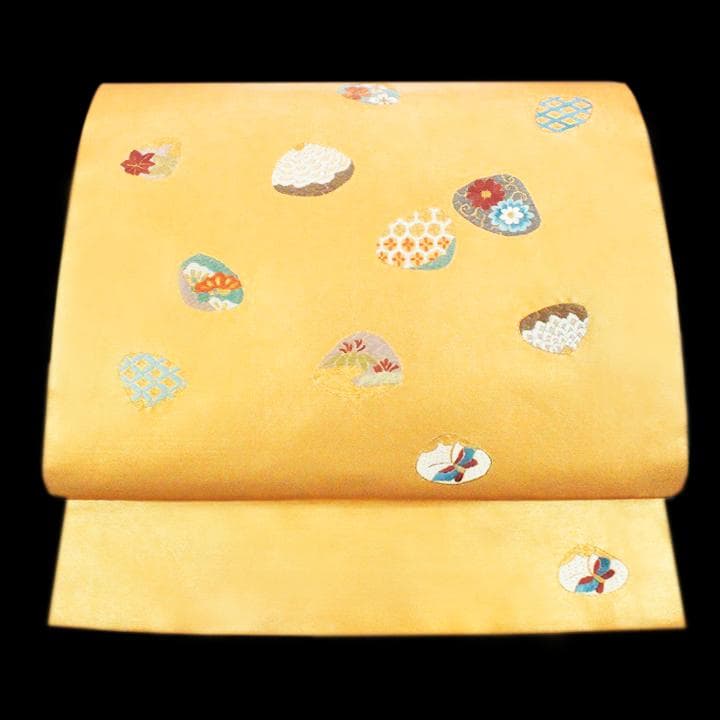 上品に華やぐ【蘇州刺繍】　大人気モチーフ【貝合わせ】　袋帯と同格の名古屋帯です