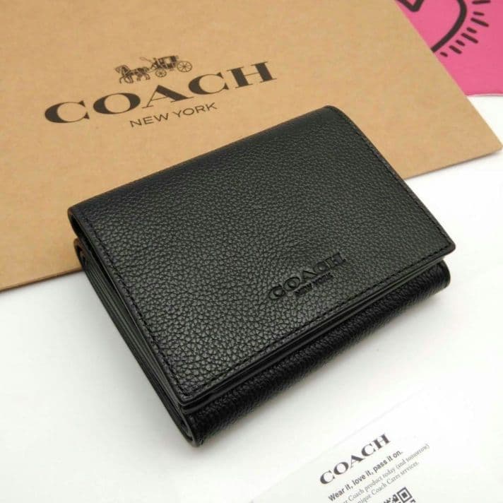 新作　新品　COACH　折り財布　トライフォールド  ウォレット