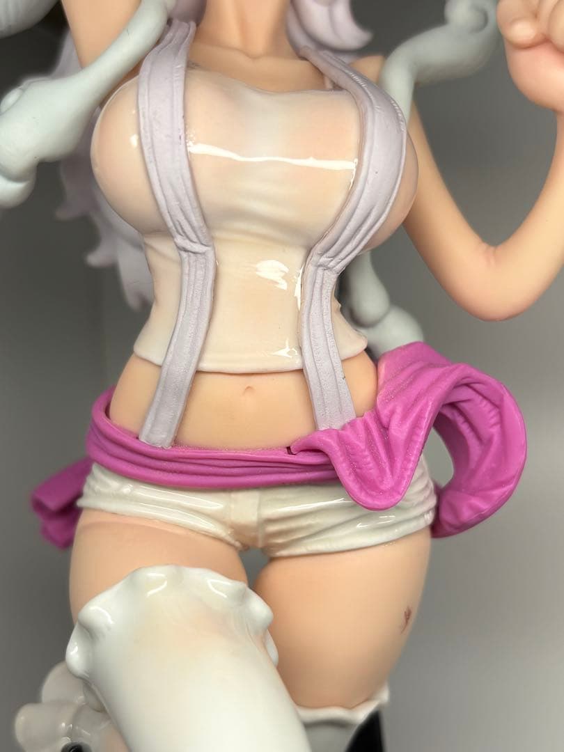 マ*ん様 ワンピース KING OF ARTIST ボニー フィギュア リペイン