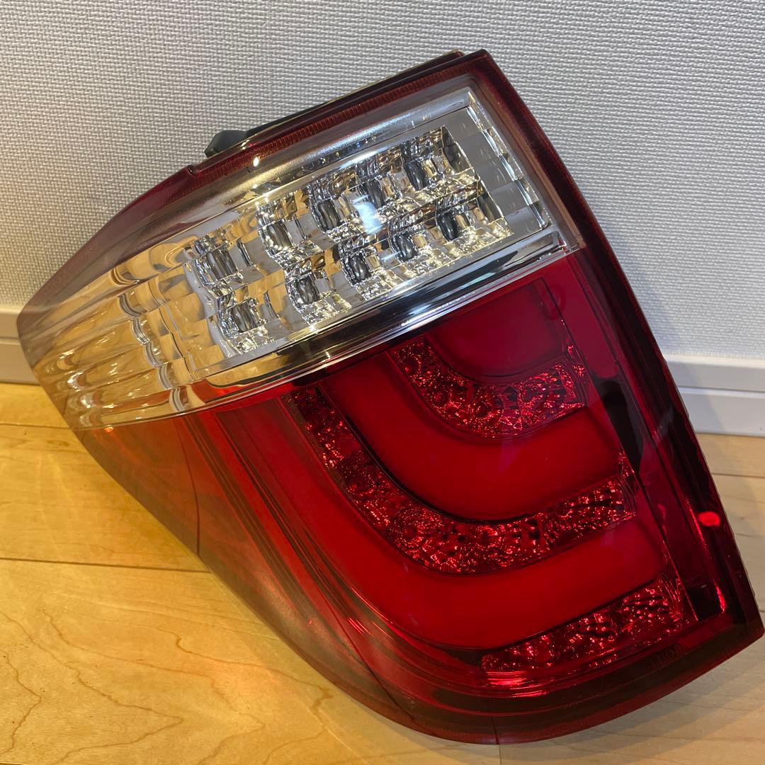 20系 アルファード後期LEDテールランプ CRYSTALEYE クリスタルアイ