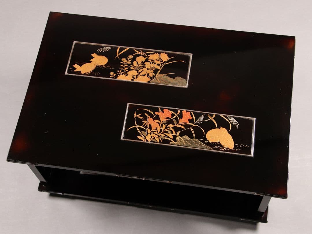 時代 花鳥図 金蒔絵 黒塗二段卓 冠卓 木箱 木製 花台 飾台 鶉 雀 M840