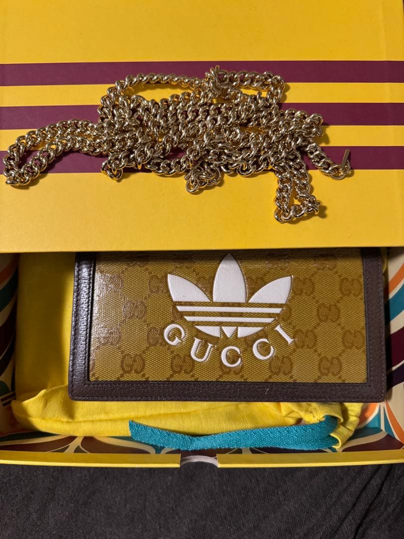GUCCI Adidas コラボ チェーン付きウォレット