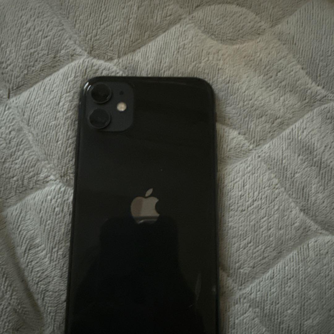 Apple iPhone 11 ブラック 本体 126GB SIMロック解除済