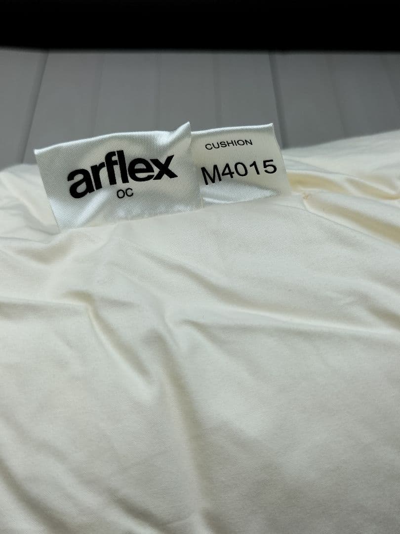 arflexクッション1点　インテリア　展示品【H-2510CU3】