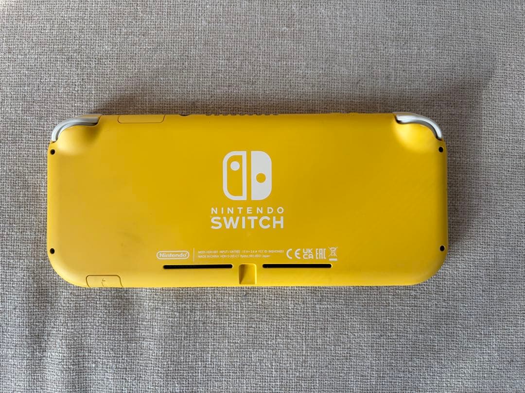 【中古】Nintendo Switch LITE イエローおまけ付き
