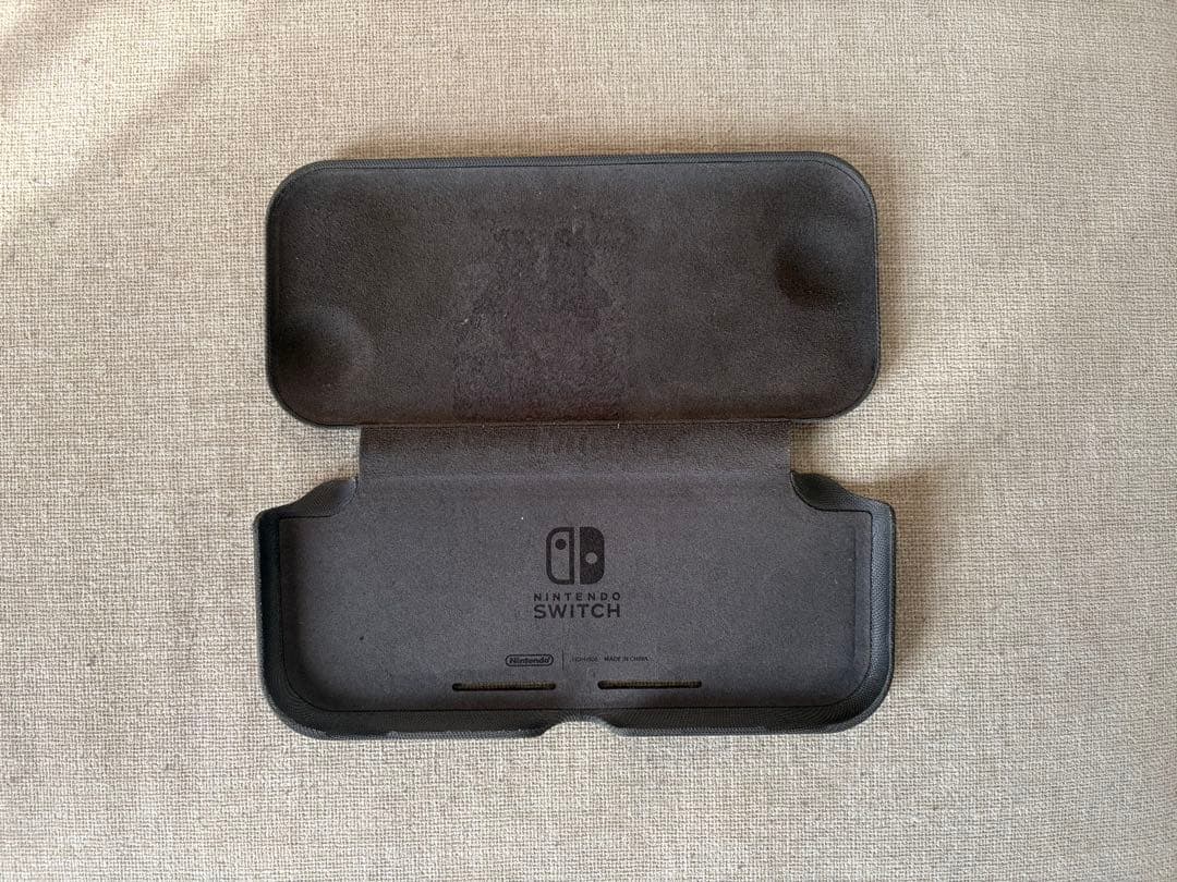 【中古】Nintendo Switch LITE イエローおまけ付き