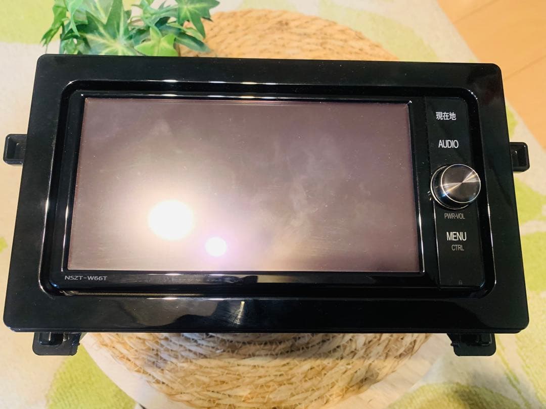 （中古）トヨタ純正ナビ　NSZT-W66T （DCM通信付き） 7インチ
