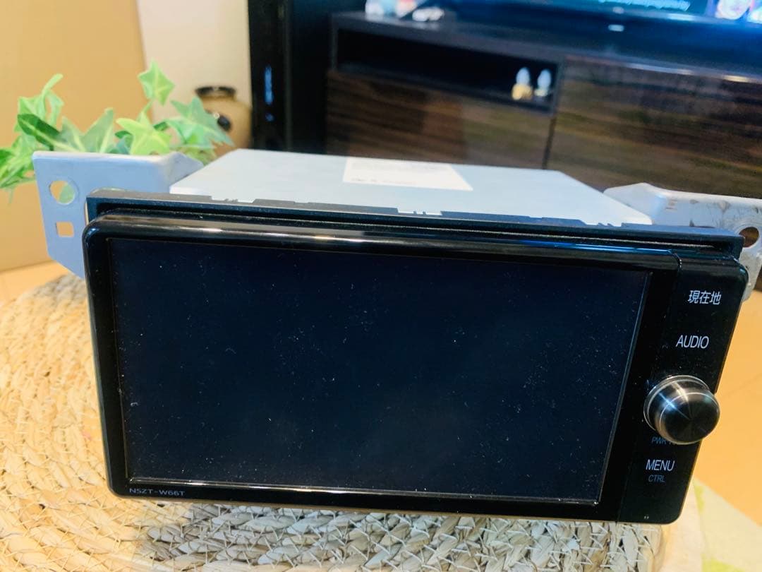 （中古）トヨタ純正ナビ　NSZT-W66T （DCM通信付き） 7インチ