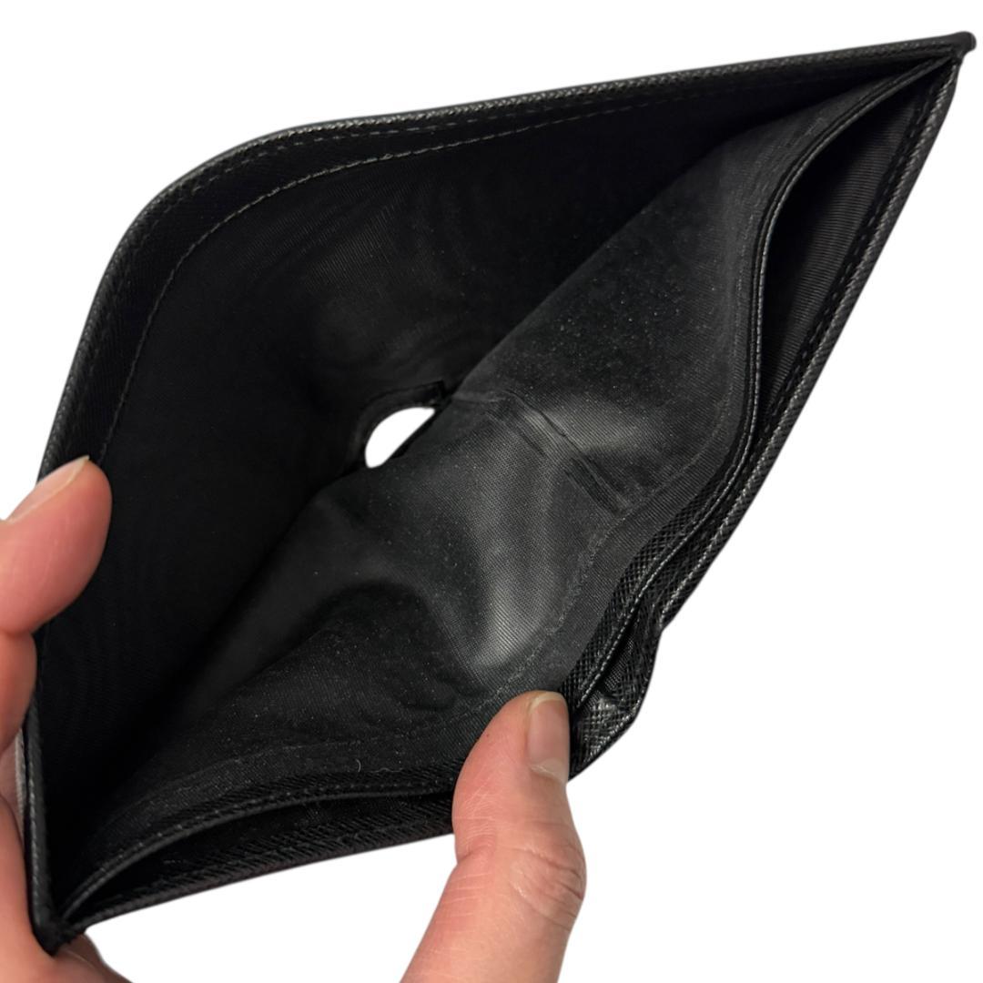 極美品 PRADA 二折り財布 サフィアーノレザー 三角ロゴ ブラック 現行