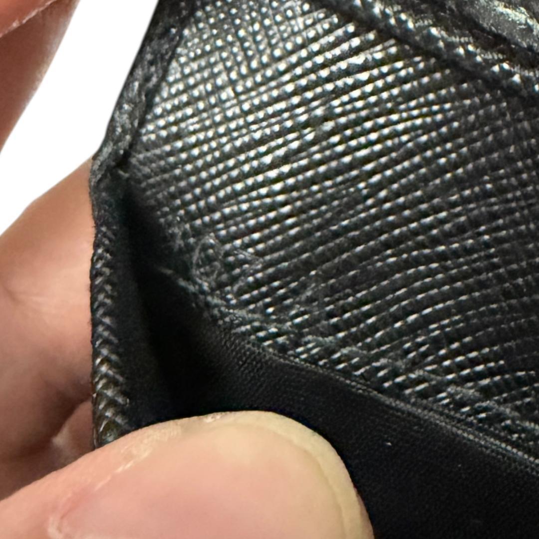 極美品 PRADA 二折り財布 サフィアーノレザー 三角ロゴ ブラック 現行