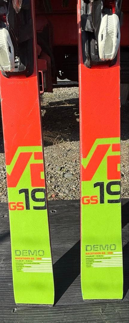 スキー板　VölklのRace Tige GS 180