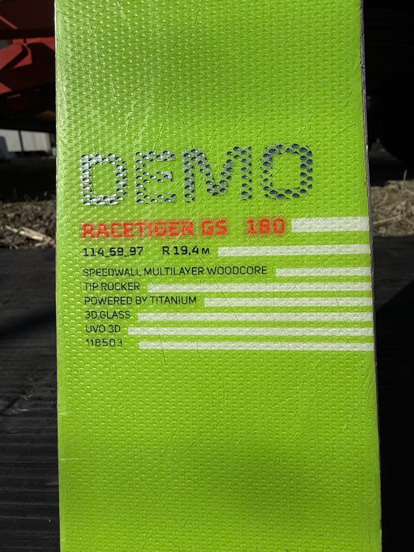 スキー板　VölklのRace Tige GS 180