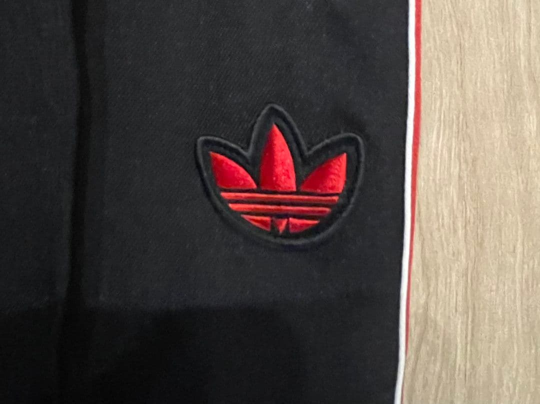 新品・未使用　マンチェスターユナイテッド　トラックパンツ　Lサイズ