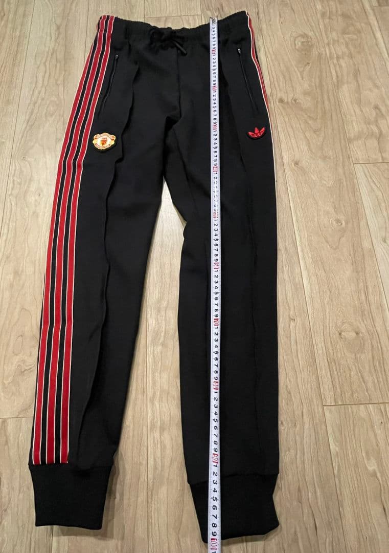 新品・未使用　マンチェスターユナイテッド　トラックパンツ　Lサイズ