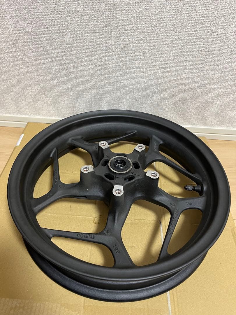 PCX フロントホイール